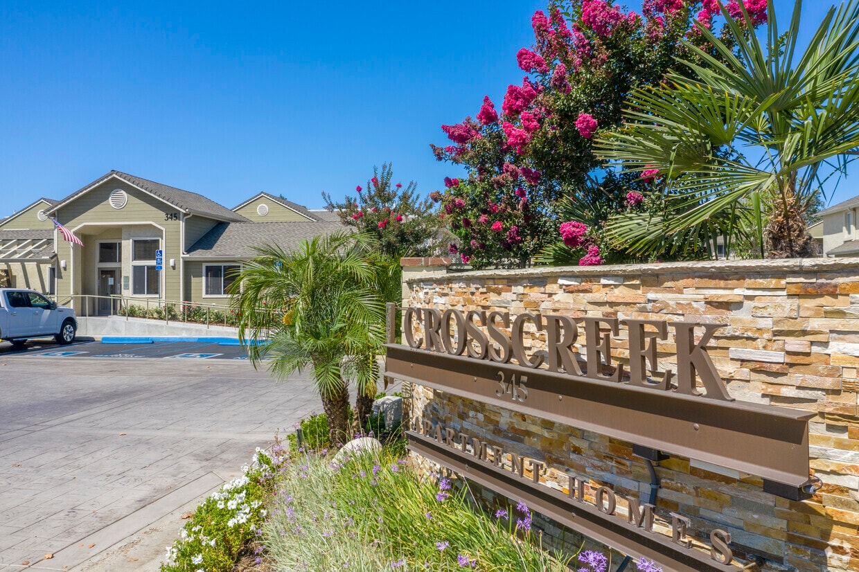 Crosscreek Apartments In Escondido Ca Westside Rentals