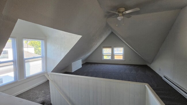 Foto del edificio - 2047 Lawrence Ave