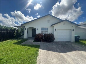 Building Photo - 17990 SW 135th Ave