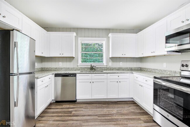 Foto del edificio - 970 Burnt Hickory Dr SW