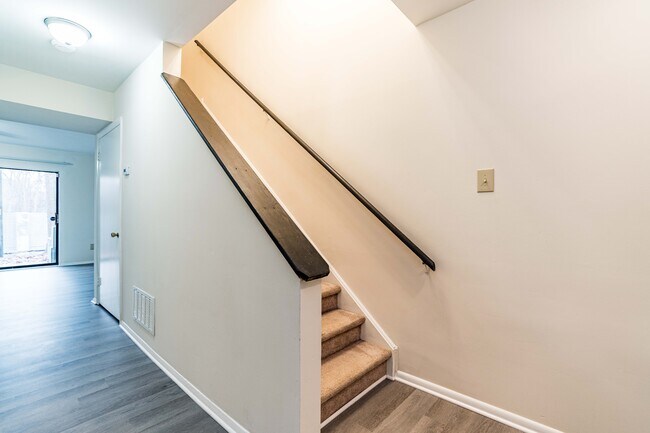Foto del edificio - 1232 Teakwood Pl