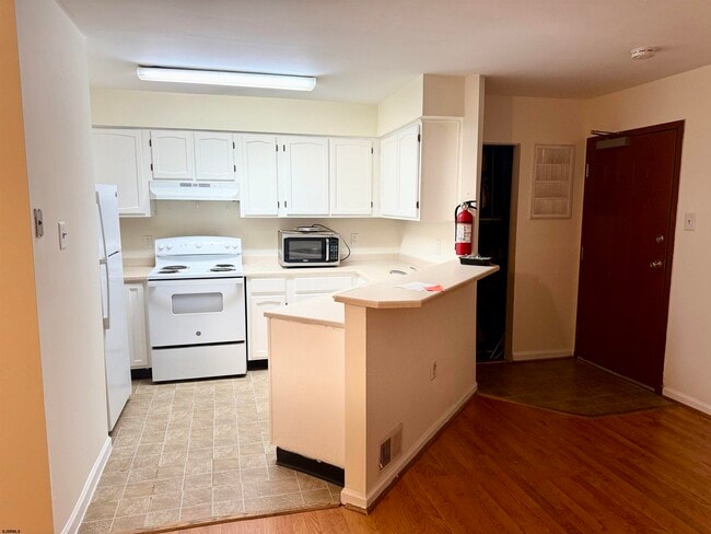 Foto del edificio - 1444 Mediterranean Ave
