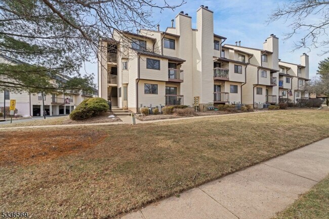 Foto del edificio - 3001 Revere Ct