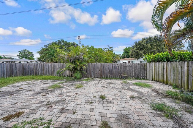 Building Photo - 500 NW 120th St