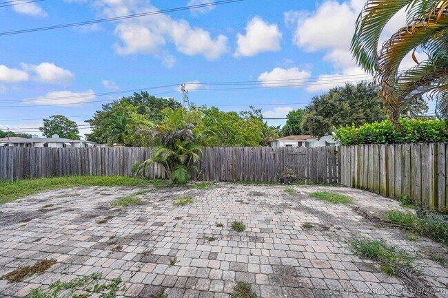 Foto del edificio - 500 NW 120th St