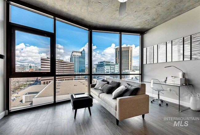 Foto del edificio - 851 W Front St