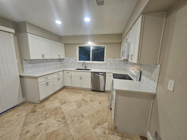 Building Photo - 17210 Cutter Way