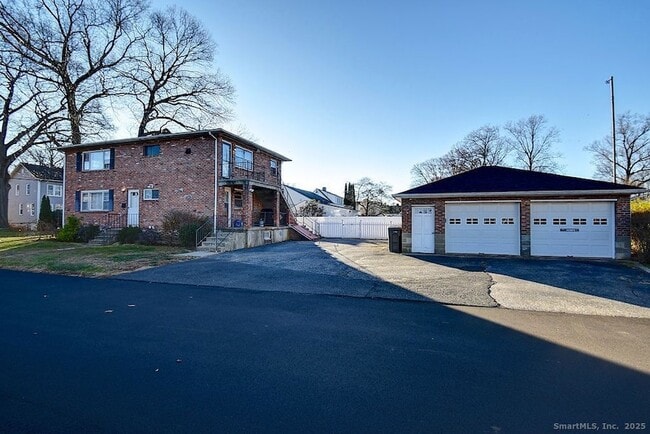 Photo - 139 Phyllis Dr Apartment