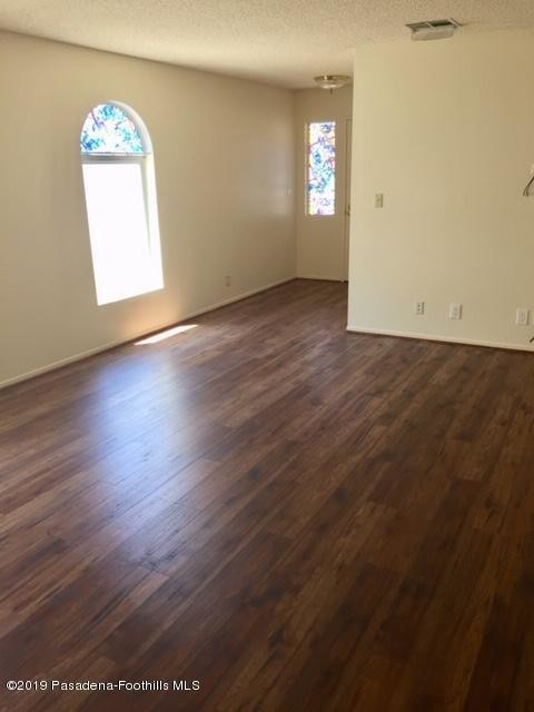 Foto del edificio - 3 bedroom in Sunland CA 91040