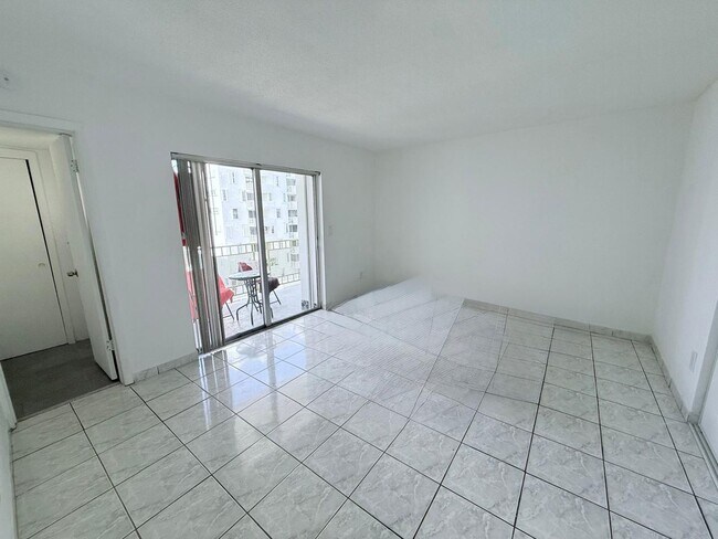 Foto del edificio - 1340 Lincoln Rd