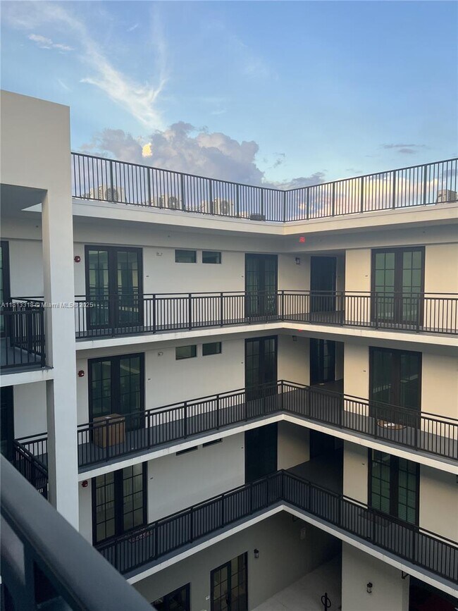 Building Photo - 4100 SW 64th Ave