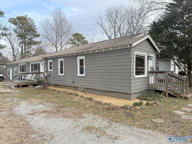 Building Photo - 1507 McCullough Ave NE