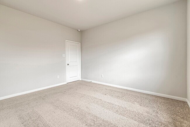 Foto del edificio - 400 Mystic Slopes Dr
