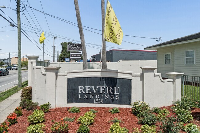 Entrada - Revere Landings Apartment Homes