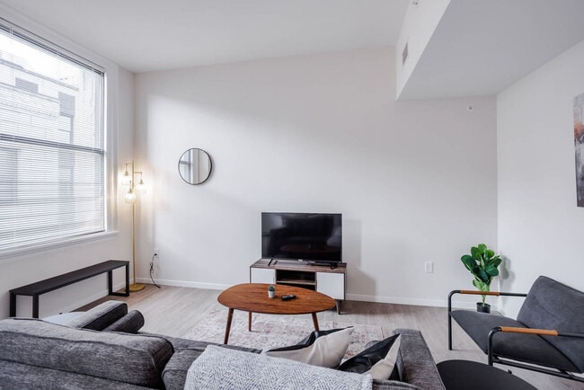 Building Photo - 9-JAN-JAN E 4th St