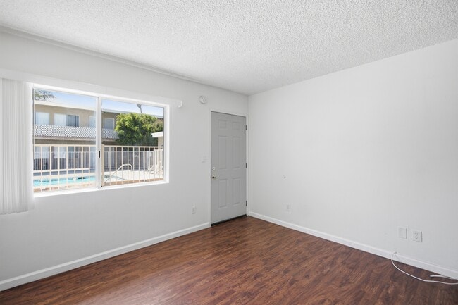 Foto del edificio - Foothill Suites