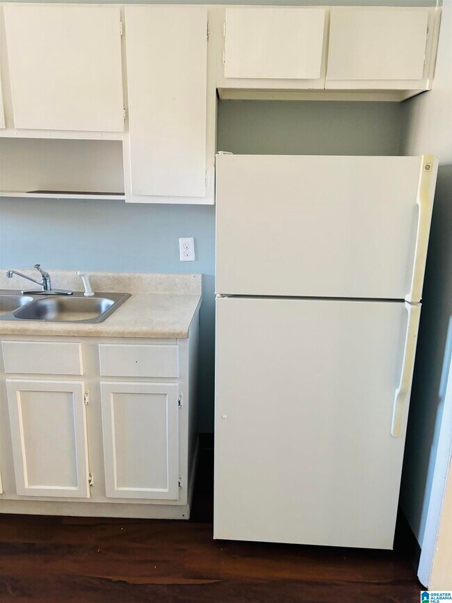 Foto del edificio - 7750 Rugby Ave