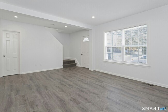 Building Photo - 377 Hope St