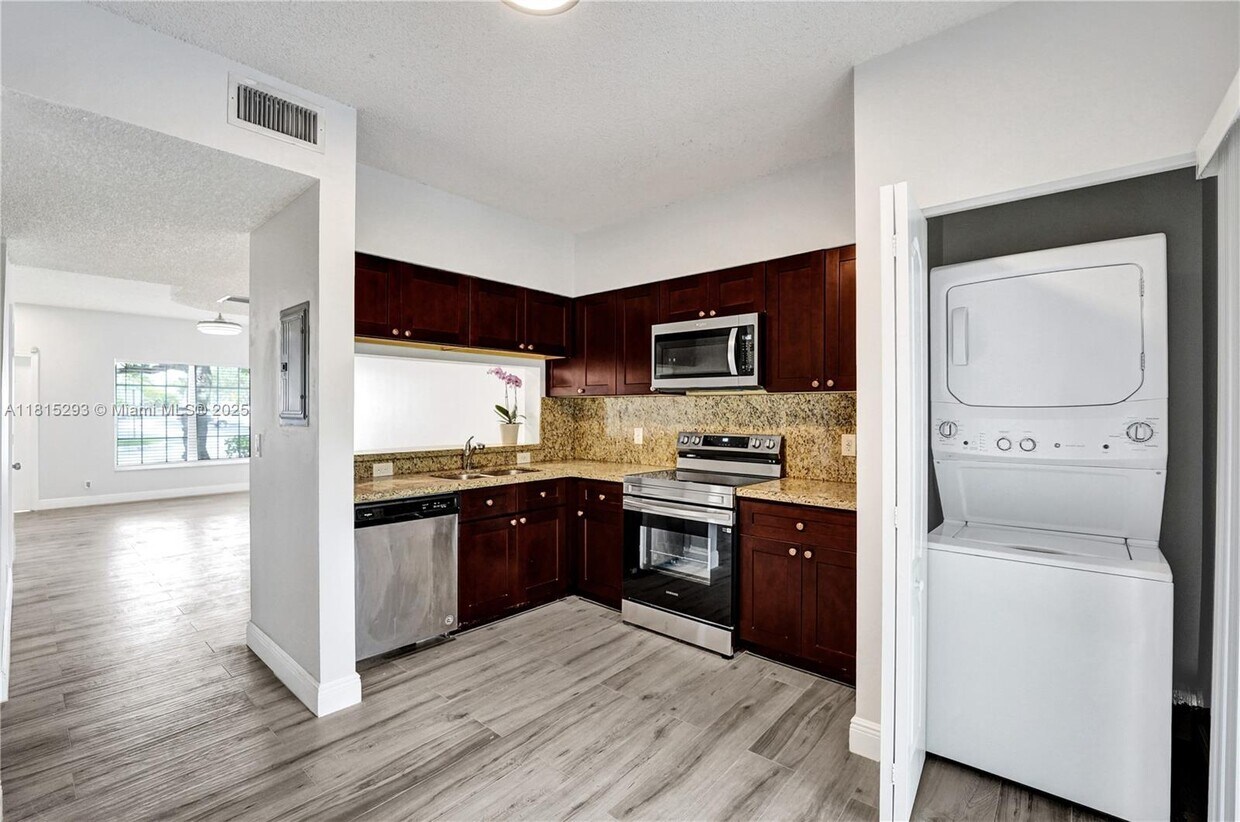 Foto principal - 16607 Hemingway Dr