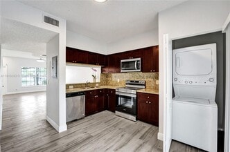 Building Photo - 16607 Hemingway Dr