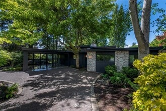 Building Photo - 3425 Magnolia Blvd W