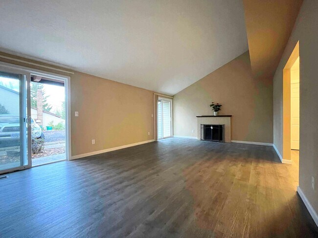 Building Photo - 5551 SW Lombard Ave