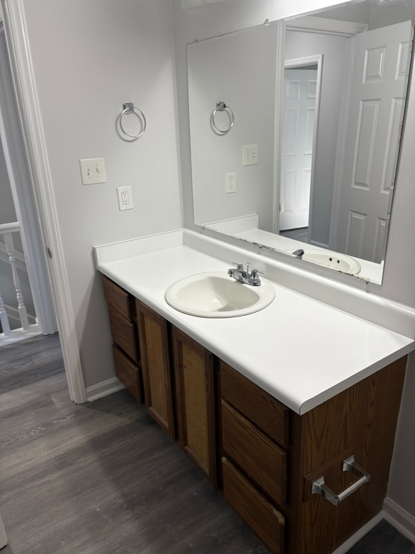 Building Photo - 2630 Hitchcock Dr