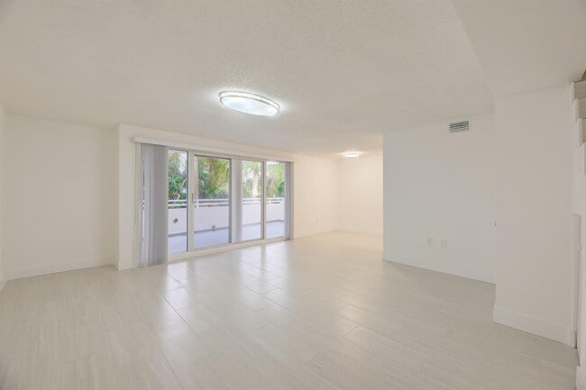 Foto del edificio - 2100 Brickell Ave
