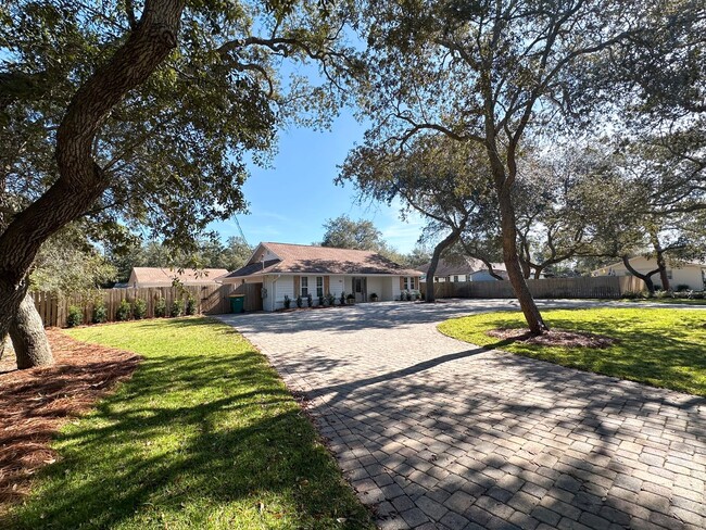 Foto del edificio - Outdoor living paradise in Destin on this ...