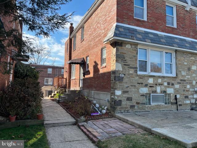 Foto del edificio - 710 Tyson Ave