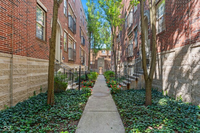 Foto del edificio - 226 N Cleveland St