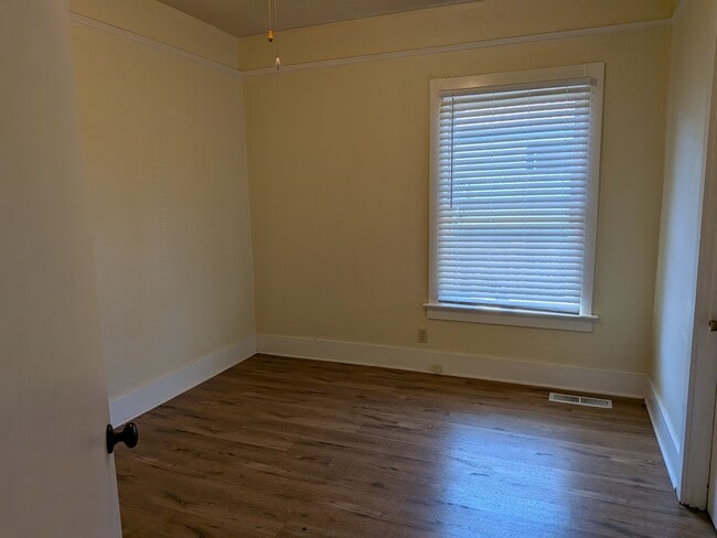 Building Photo - 851 Jackson St