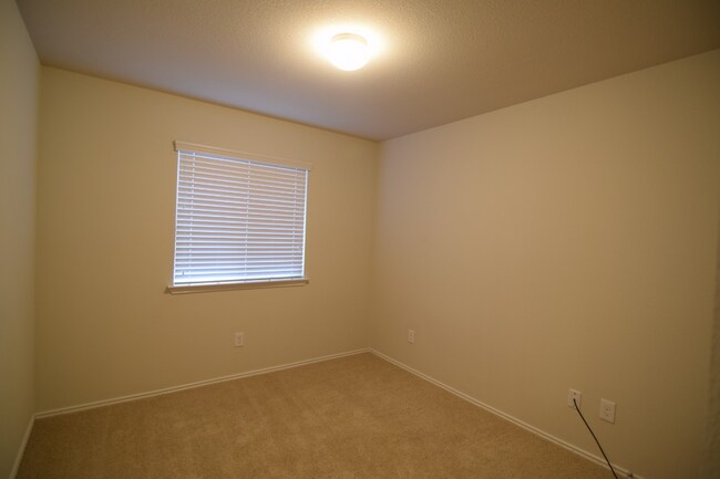 Foto del edificio - 4906 Bayer Hollow Dr