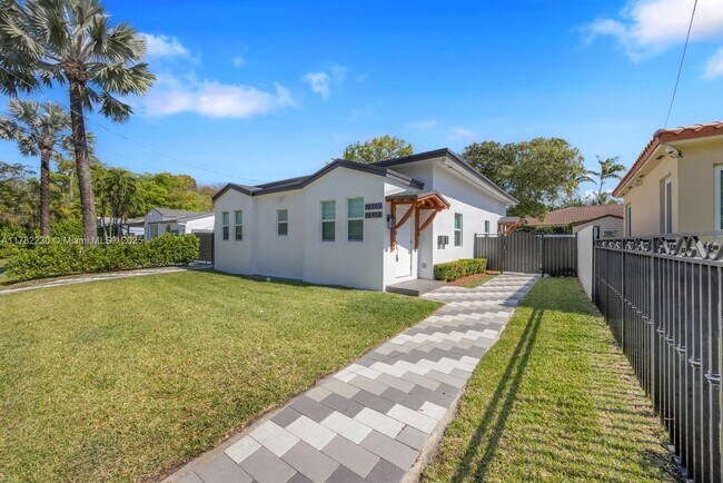 Foto del edificio - 2426 SW 25th St