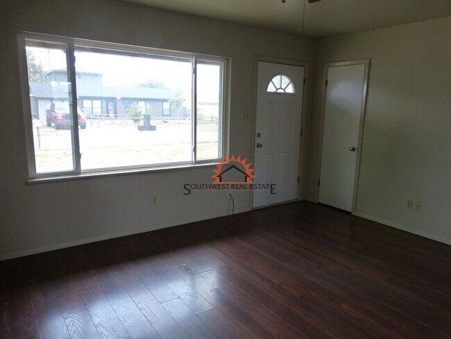 Foto del edificio - Cute 3 bedrooms 2 bath home 1 car garage