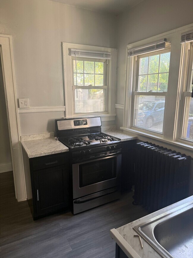 Foto del edificio - 3006 South Dakota Ave NE