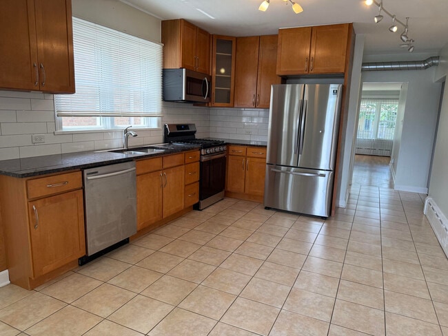Foto del edificio - 3953 N Oleander Ave
