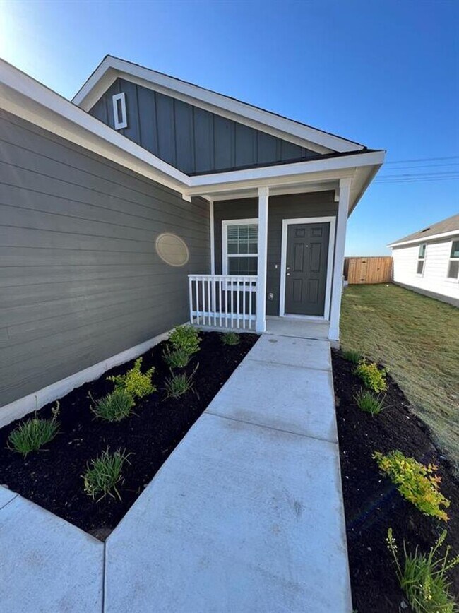 Foto del edificio - Available Now in Bastrop Grove! Built in 2...