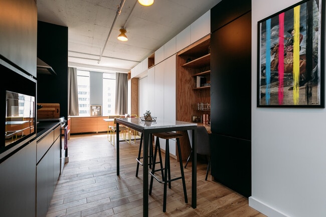 Photo - National Landing Apartments
