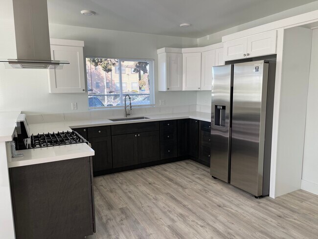 Cocina - 4606 S Normandie Ave