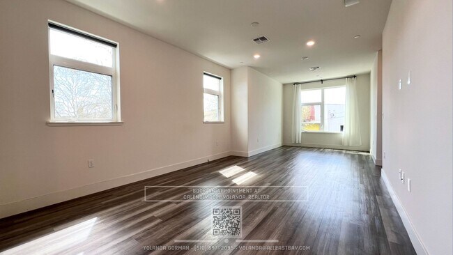 Foto del edificio - Modern Style and Sophistication, 2 En-Suite BR, 2.5 BA Townhouse with EV charging