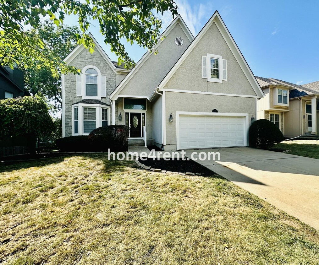 Primary Photo - Beautifully Renovated Home in Olathe with ...