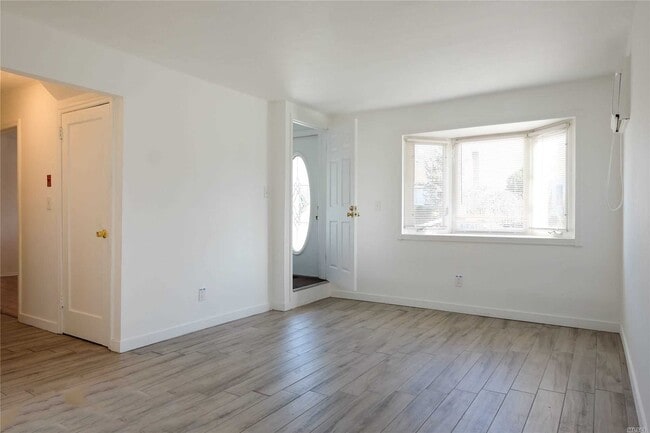 Building Photo - 3120 Oceanside Rd