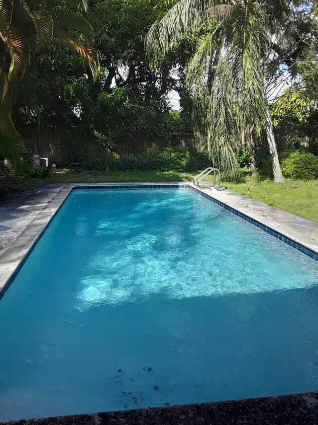 Foto principal - 451 NE 134th St