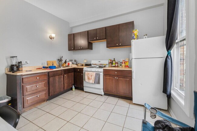 Building Photo - 1242 S Tripp Ave