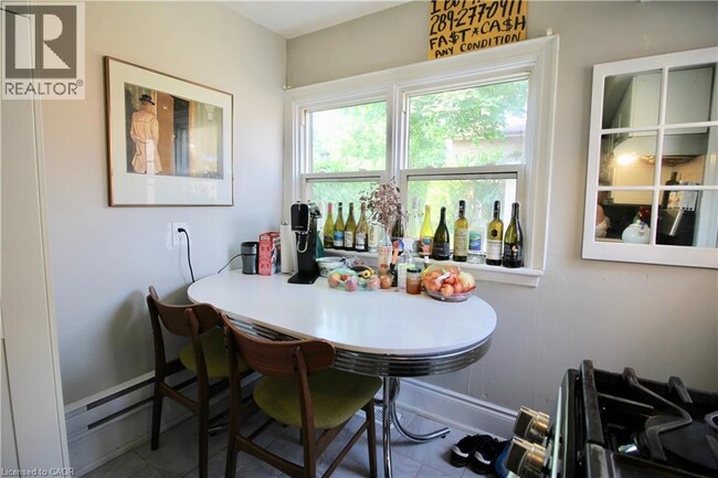 Building Photo - 405-2 MACNAB Street N