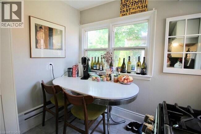 Photo du bâtiment - 405-2 MACNAB Street N