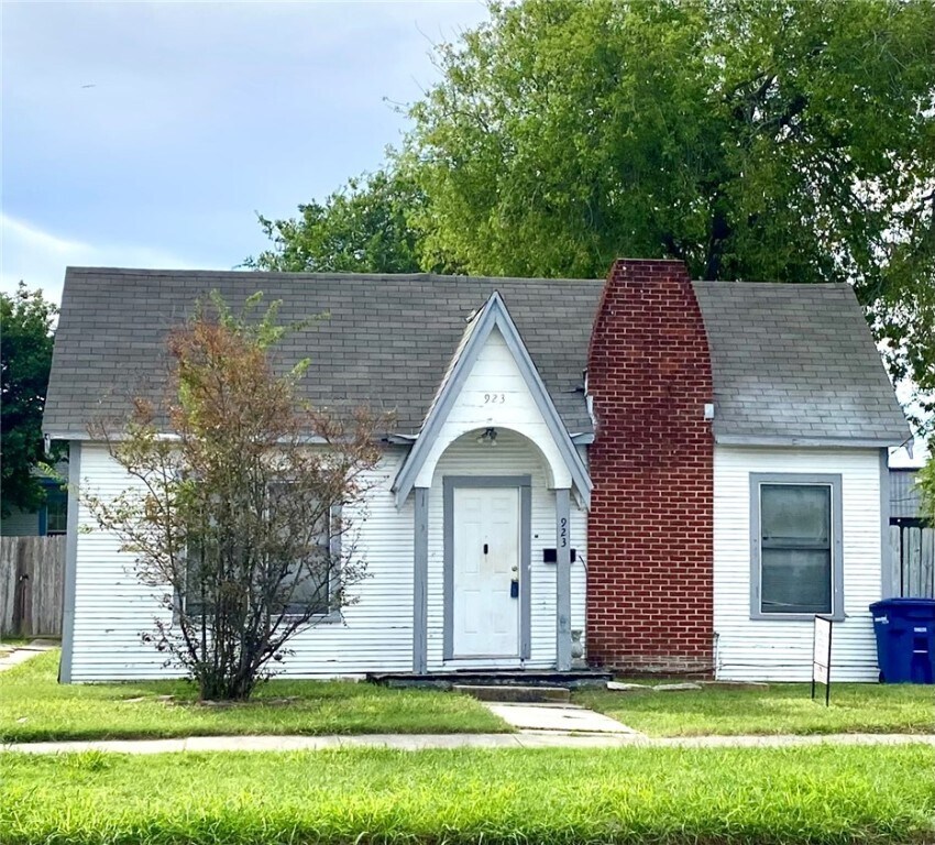 Primary Photo - 923 Elizabeth St