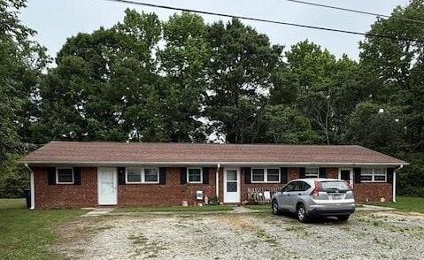 Primary Photo - 412 Lake Dr
