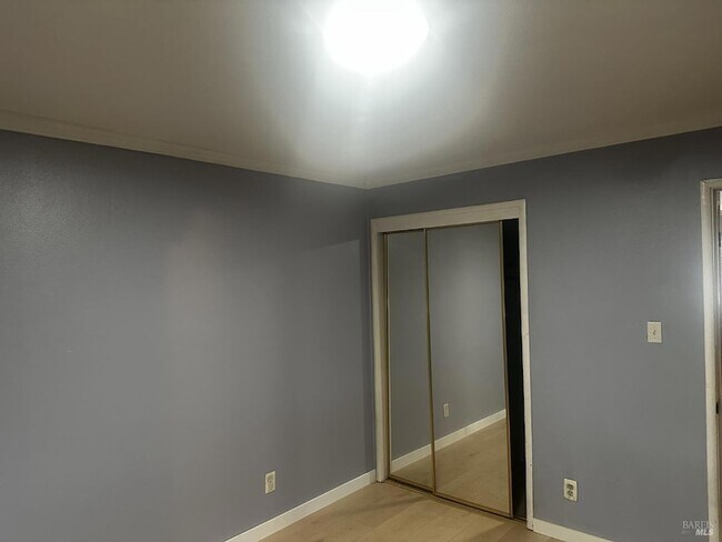 Foto del edificio - 117 Springs Rd